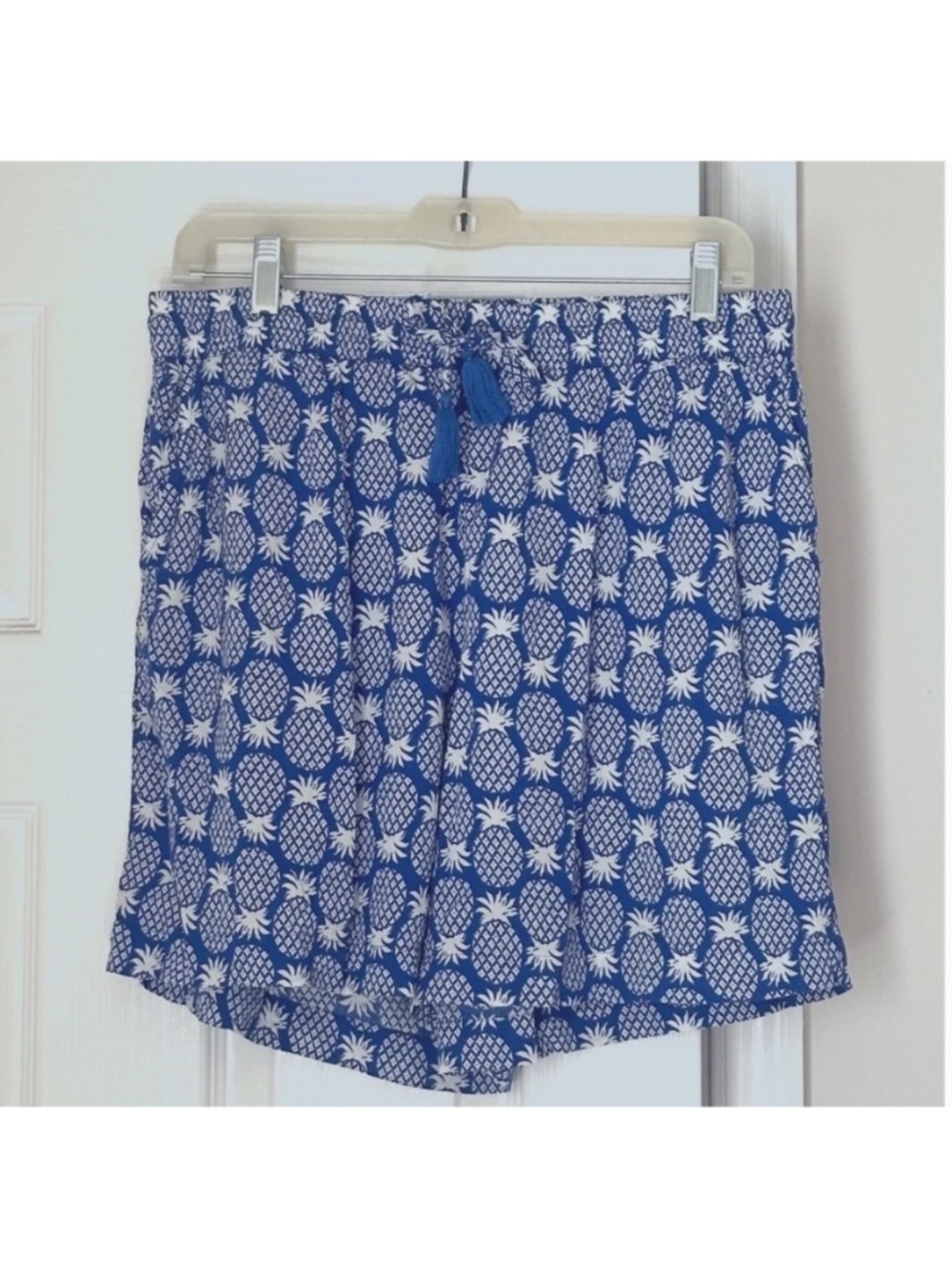 Boden Bembridge Pineapple Blue White Viscose Flowy Shorts 6" inseam Size 10